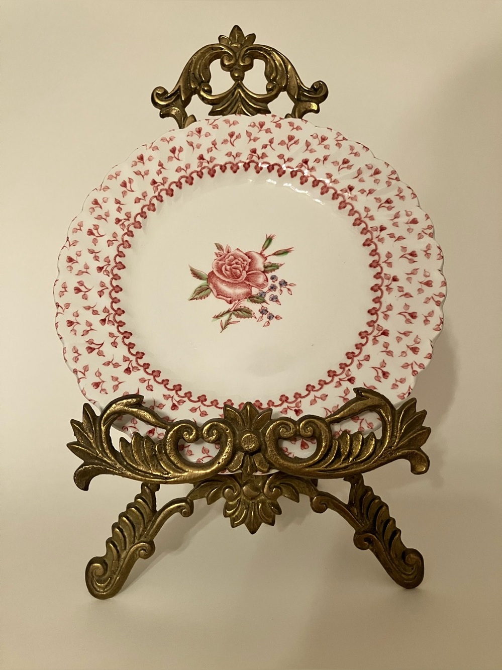 Rose Bouquet 🌹 Johnson Bros plates